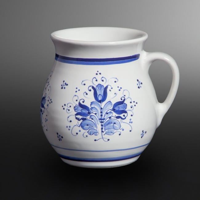 Pear-shaped mug