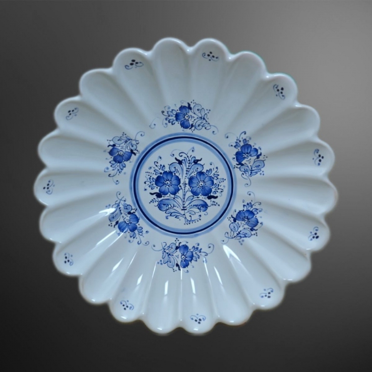 Scalloped plate T2